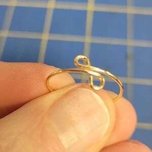 Gold Tone Wire Loop Size 6